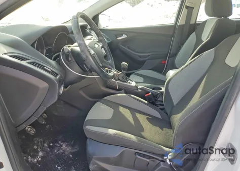 2014 Ford Focus Se z USA, uszkodzony, nr VIN 1FADP3F21EL257378